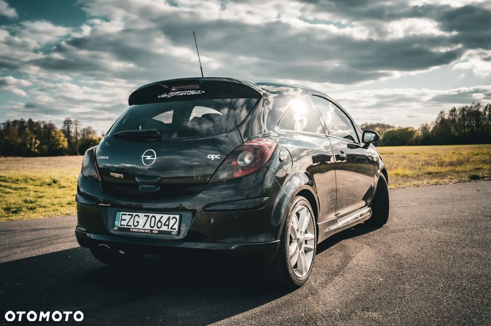 Opel Corsa 1.4 16V Sport - 2