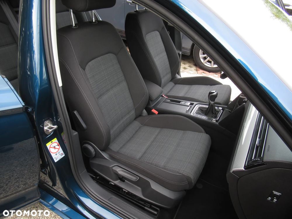 Volkswagen Passat 2.0 TDI EVO Business - 11