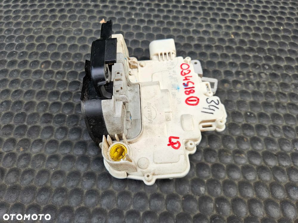Zamek Drzwi 4F1837015 4F1837016 Rygiel Lewy Prawy Przod Przedni Europa Audi A6 C6 A3 8P - 10