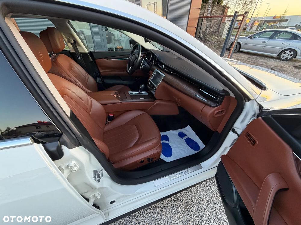 Maserati Quattroporte - 24