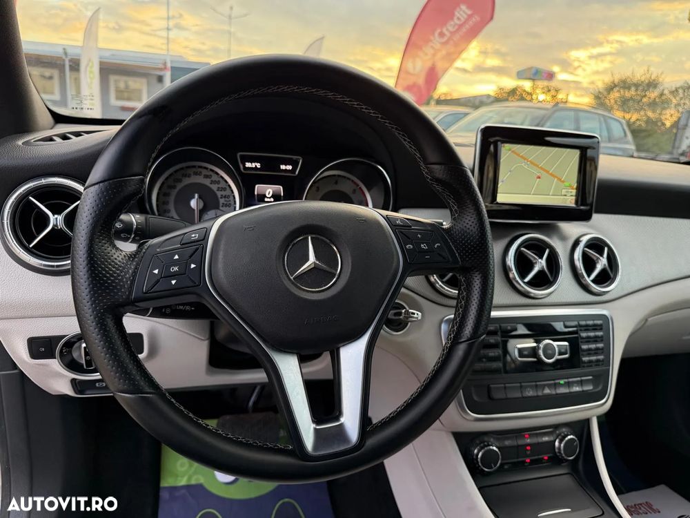 Mercedes-Benz CLA 200 CDI 7G-DCT Urban - 29