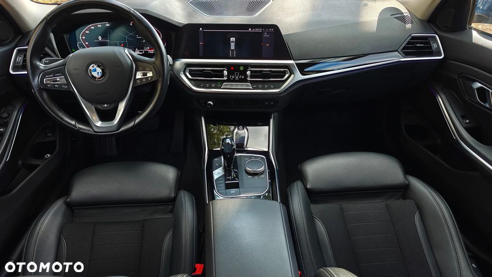 BMW Seria 3 320d Sport Line Shadow - 23