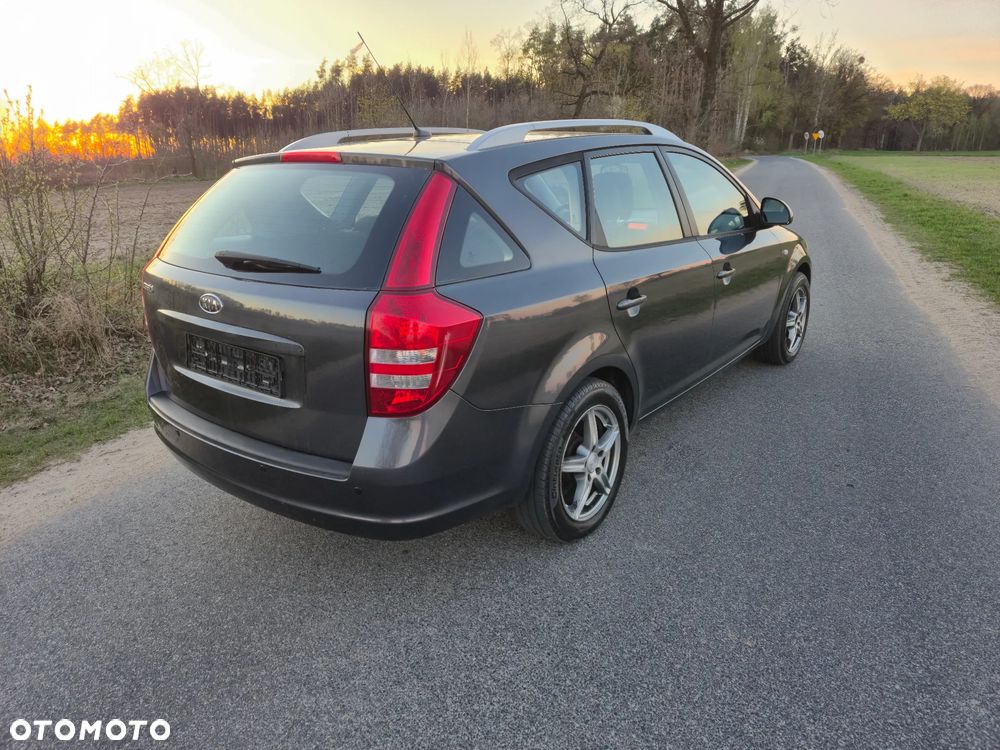 Kia Ceed - 15