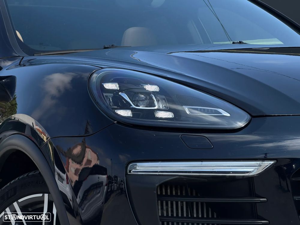 Porsche Cayenne 3.0 V6 - 8