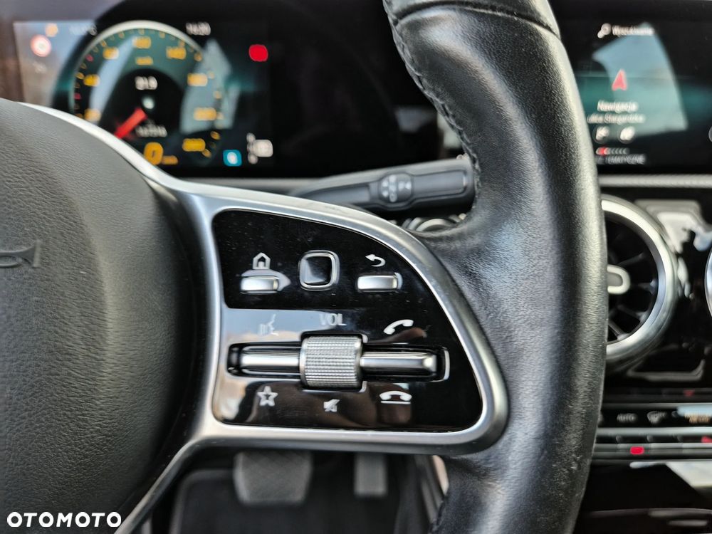 Mercedes-Benz CLA 200 7G-DCT Progressive - 23