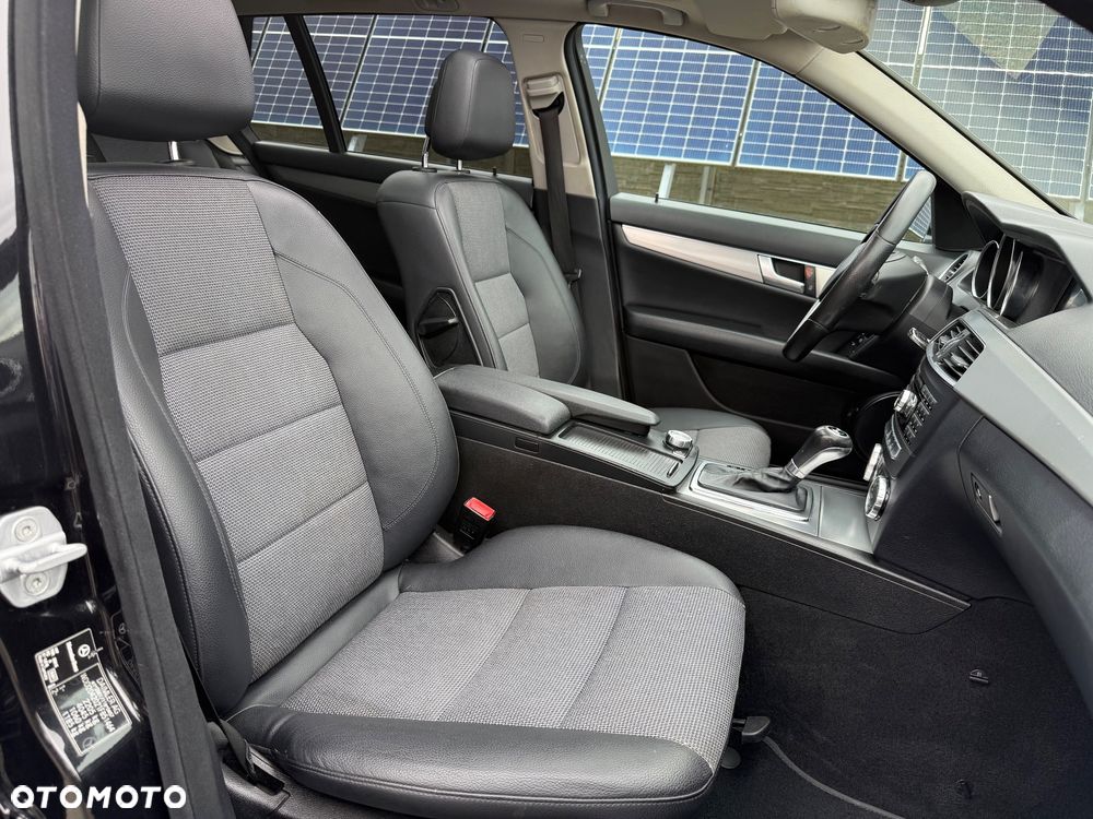 Mercedes-Benz Klasa C 220 CDI BlueEff 4-Matic Avantgarde - 16