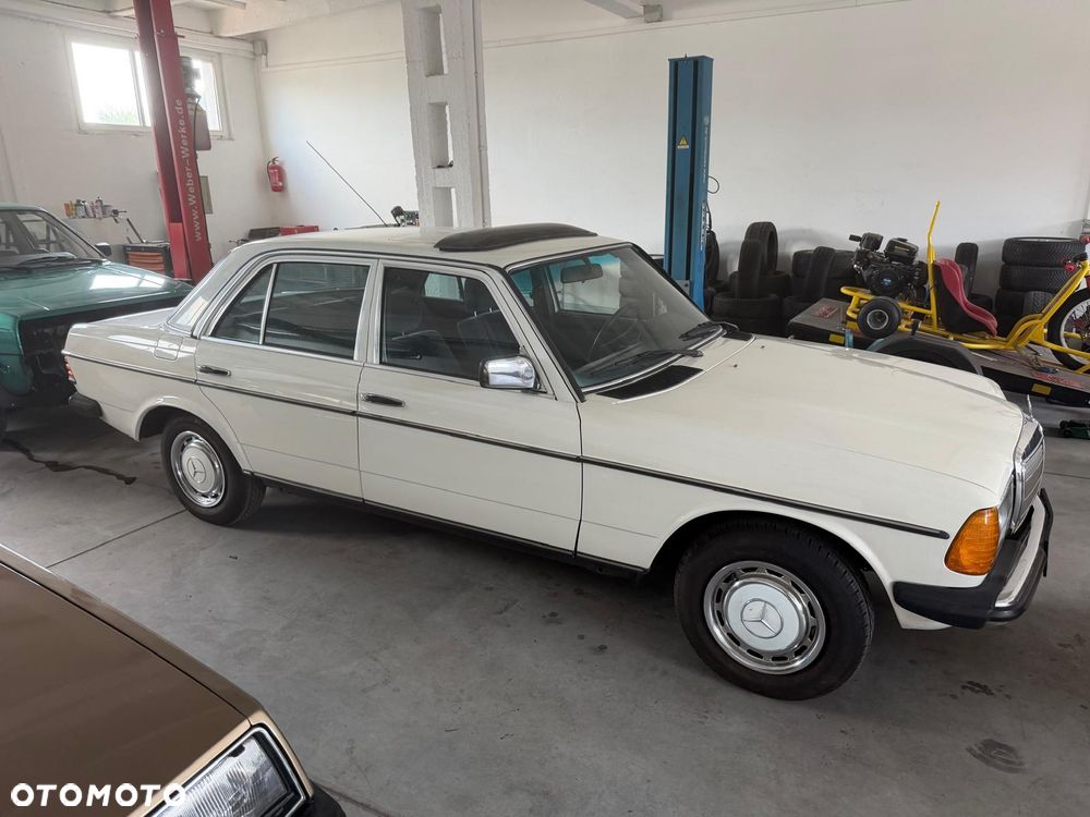 Mercedes-Benz W123 ver-260-se - 5