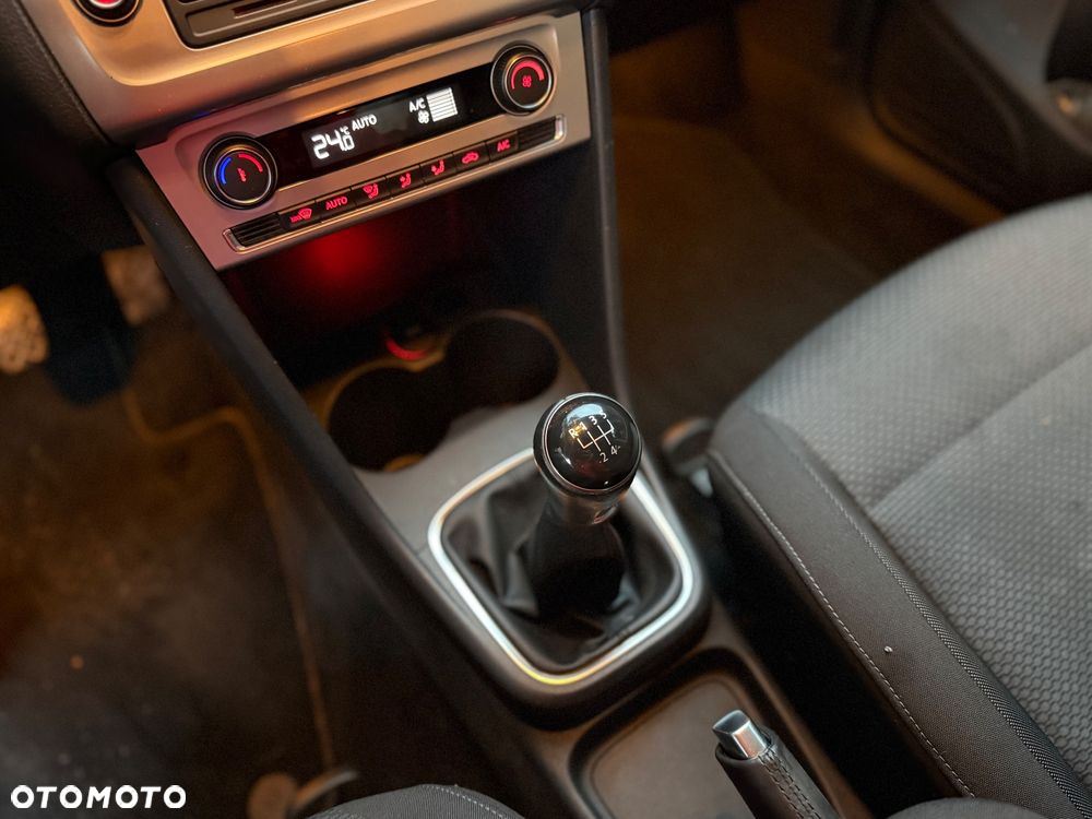 Volkswagen Polo 1.2 TSI (Blue Motion Technology) Comfortline - 17