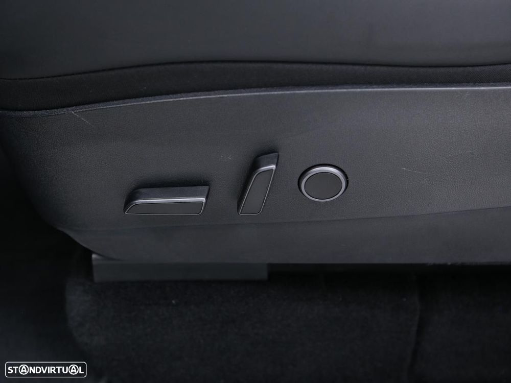 Tesla Model Y Long Range Tração Integral - 23
