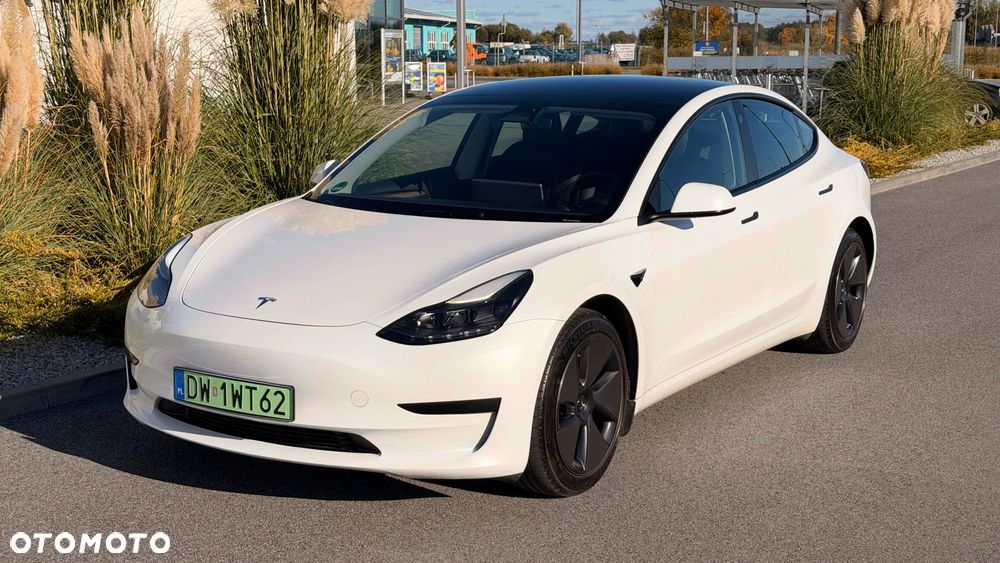 Tesla Model 3 Standard Reichweite Plus Hinterradantrieb - 39