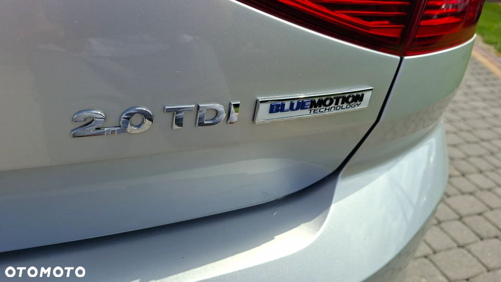 Volkswagen Passat 2.0 TDI (BlueMotion Technology) DSG Highline - 30
