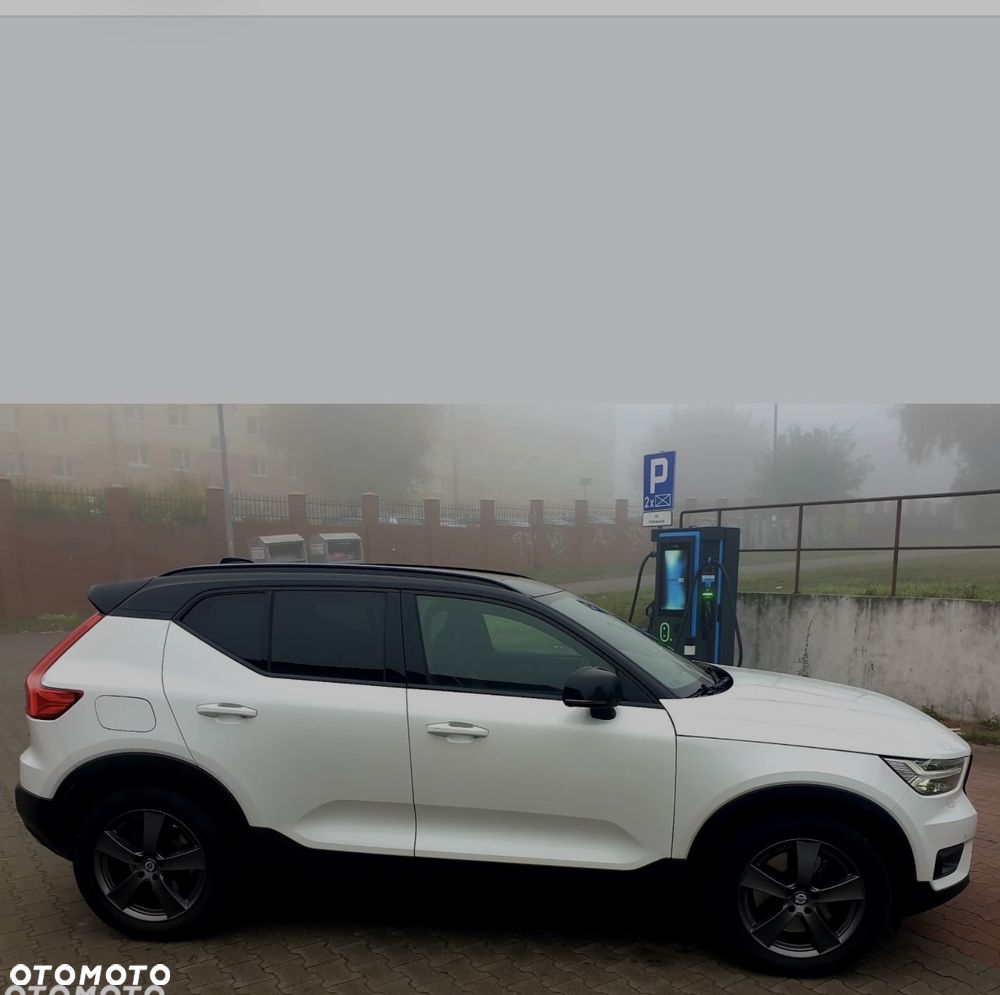 Volvo XC 40 T5 Plug-In Hybrid R-Design - 1
