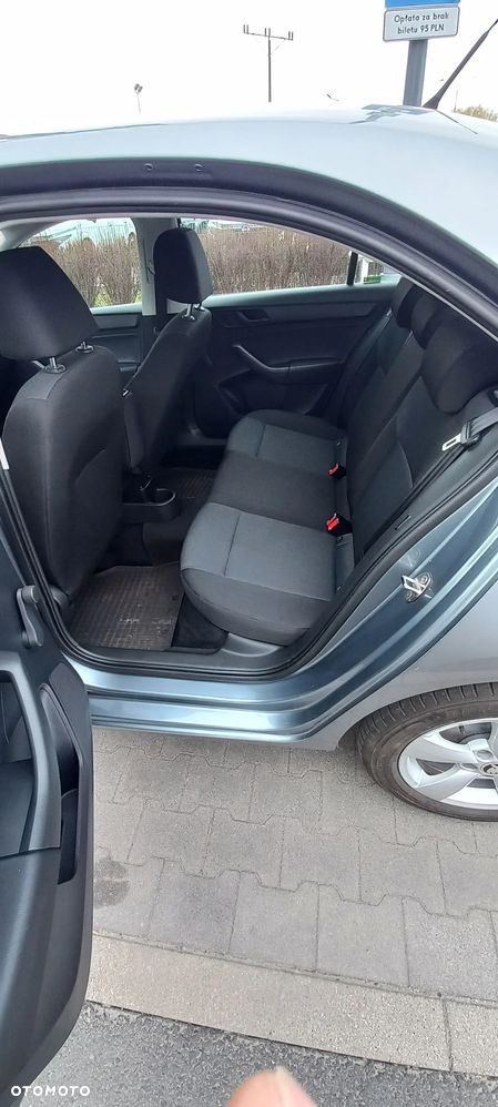 Skoda RAPID 1.2 TSI Active - 10