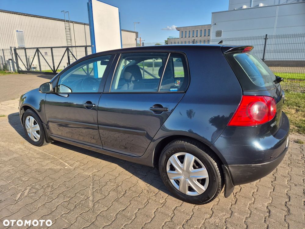 Volkswagen Golf 1.6 FSI Comfortline - 30