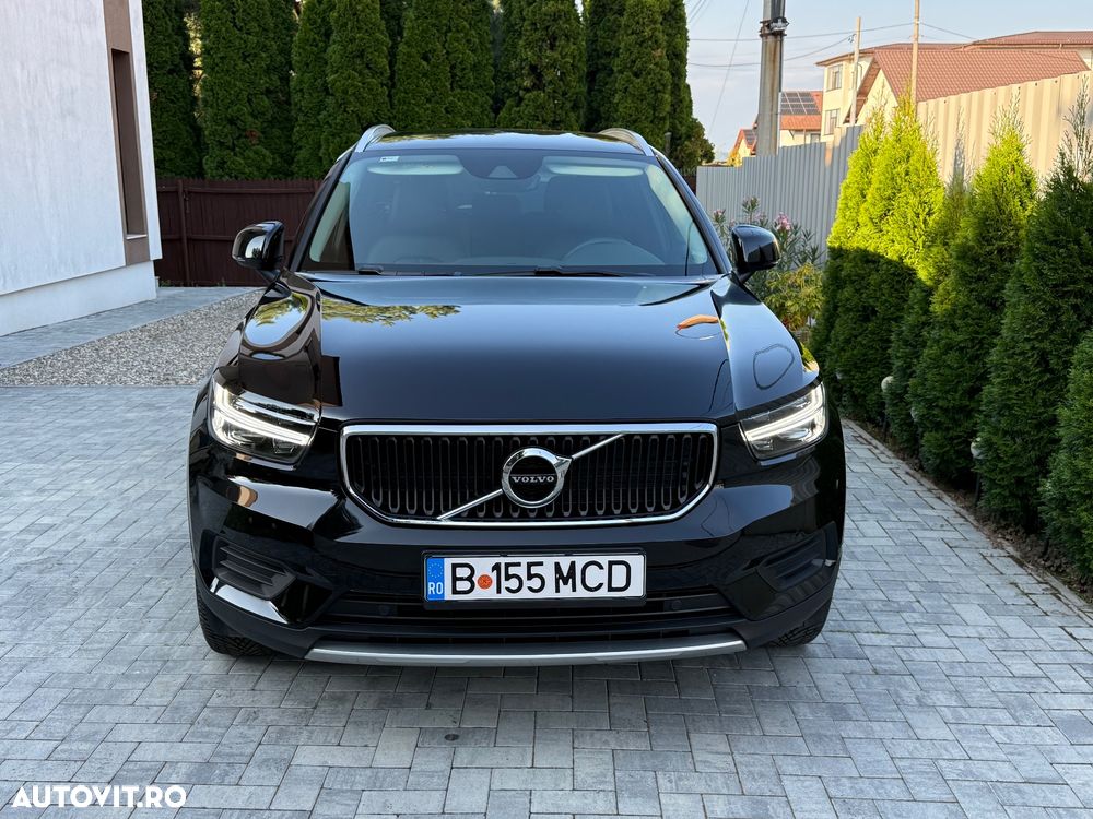 Volvo XC 40 B4 AT8 AWD Mild Hybrid Momentum Pro - 9