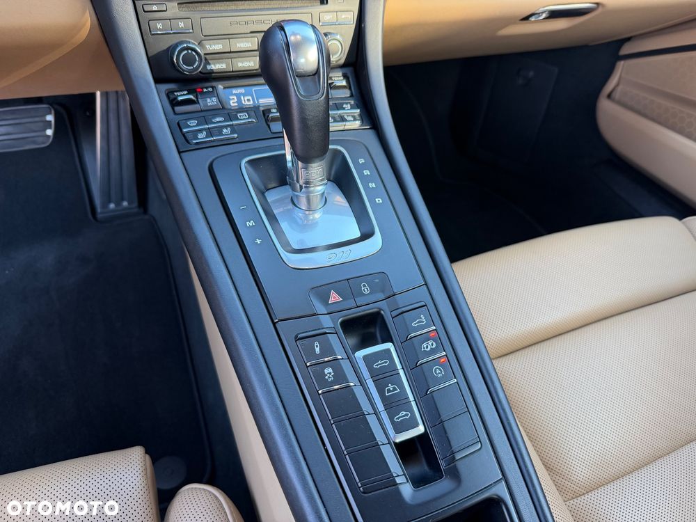 Porsche 911 Carrera S PDK - 27