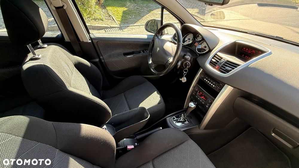 Peugeot 207 - 19