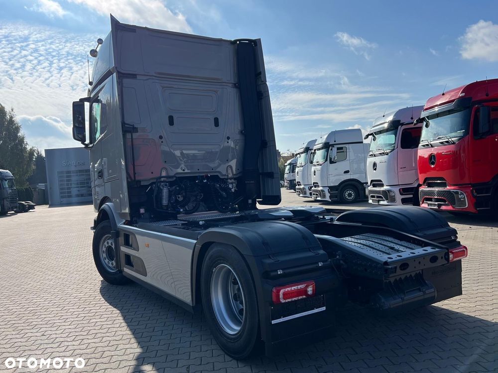 Mercedes-Benz Actros - 24