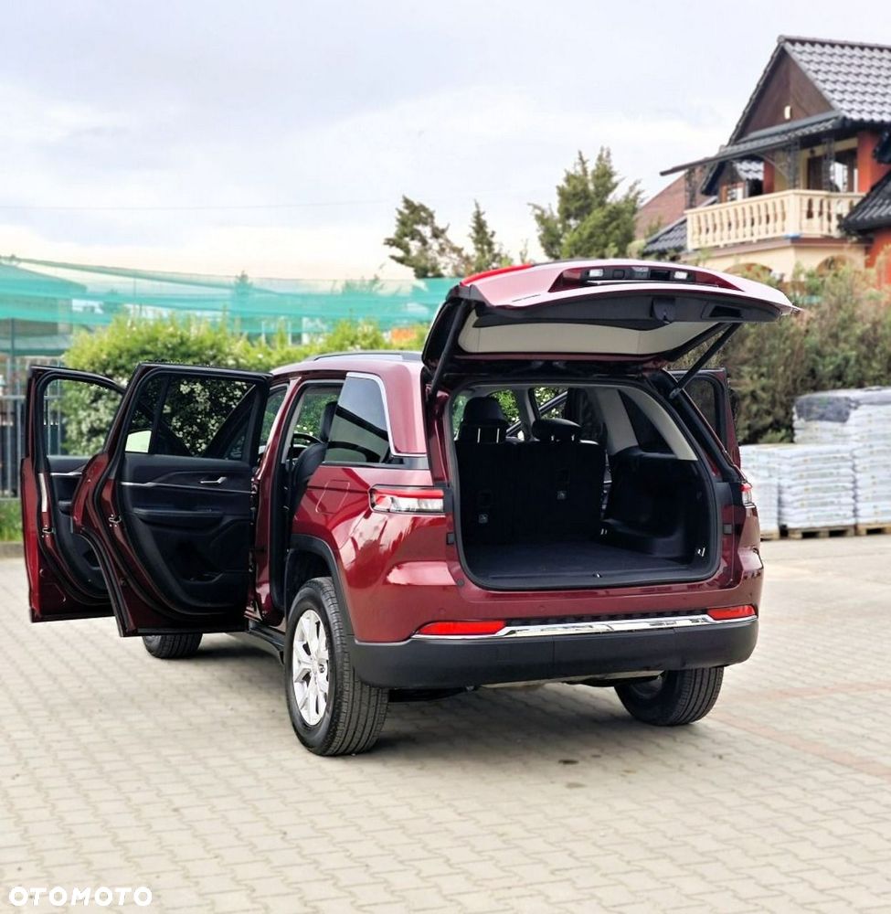 Jeep Grand Cherokee - 29