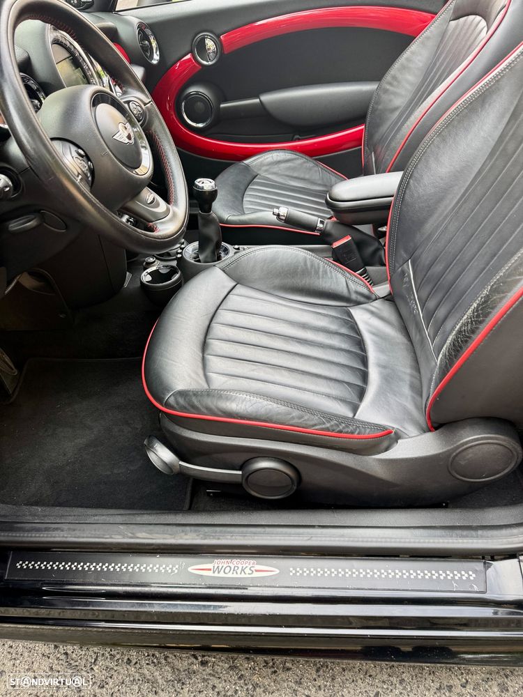 MINI Cabrio John Cooper Works - 15