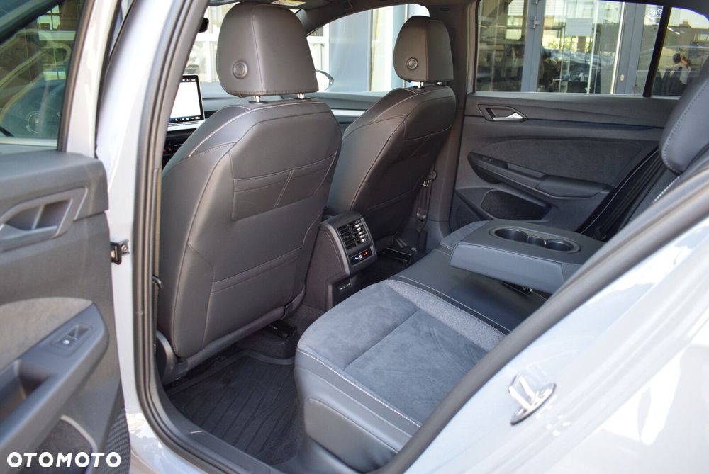 Volkswagen Golf - 23