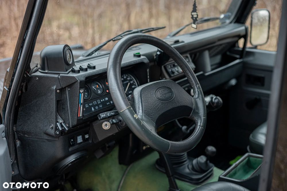 Land Rover Defender - 15