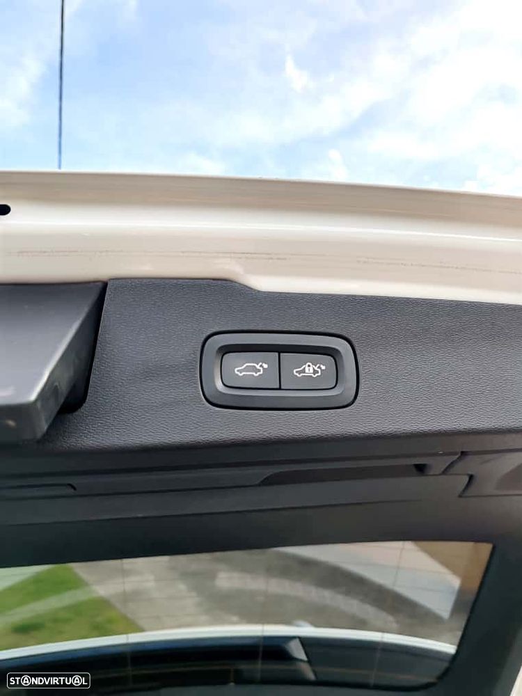 Volvo V60 2.0 B4 Inscription Geartronic - 22
