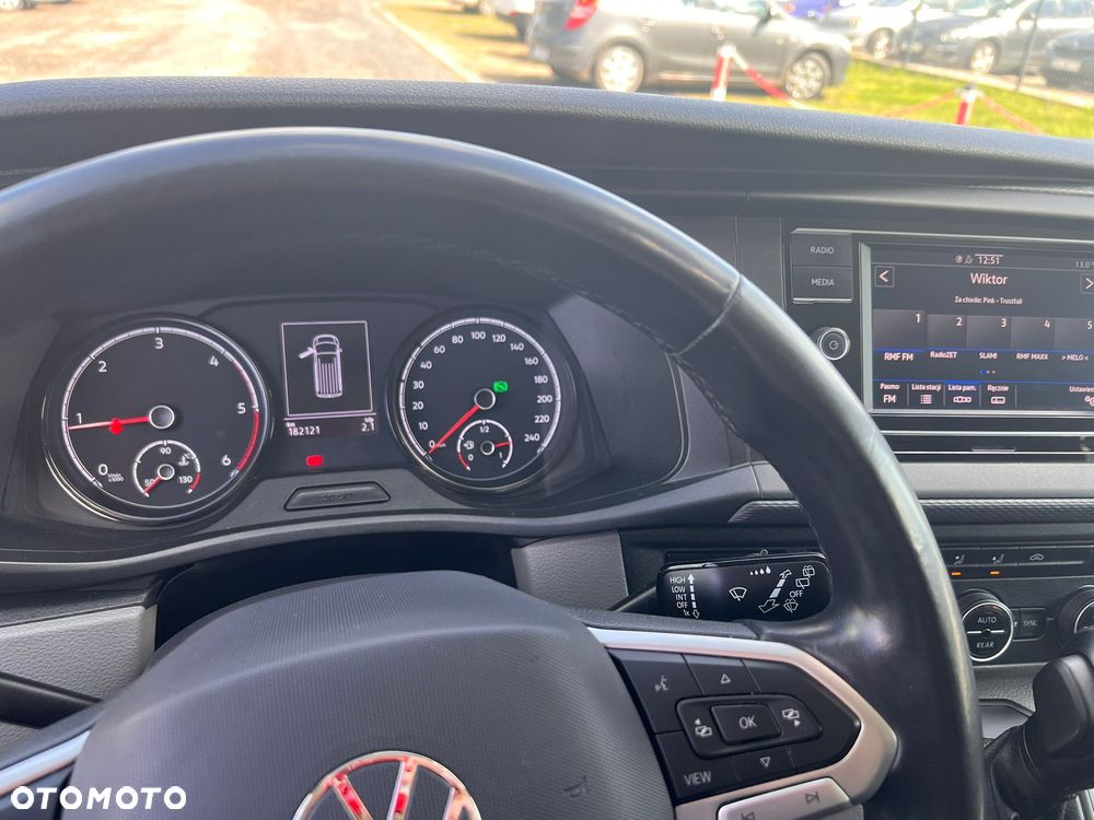 Volkswagen Caravelle - 10