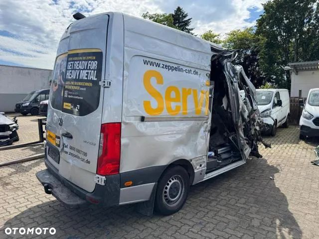Mercedes-Benz Sprinter - 11