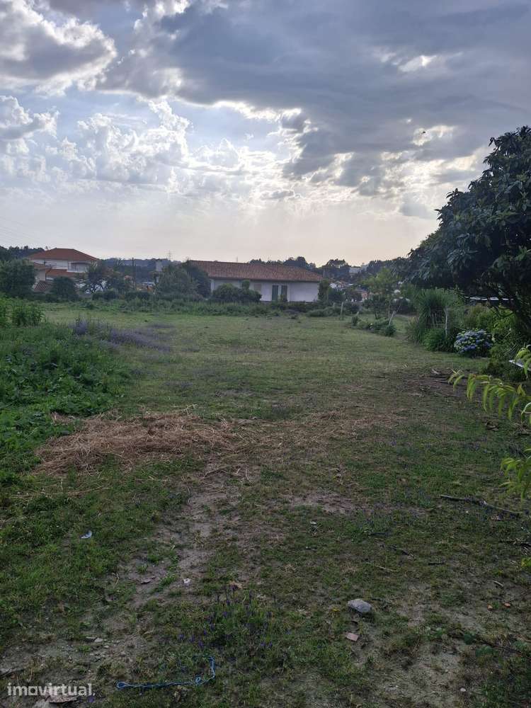 Terreno 1.770m² | Nogueira da Regedoura - Hab. Bifamiliar PIP Aprovado - Grande imagem: 2/4