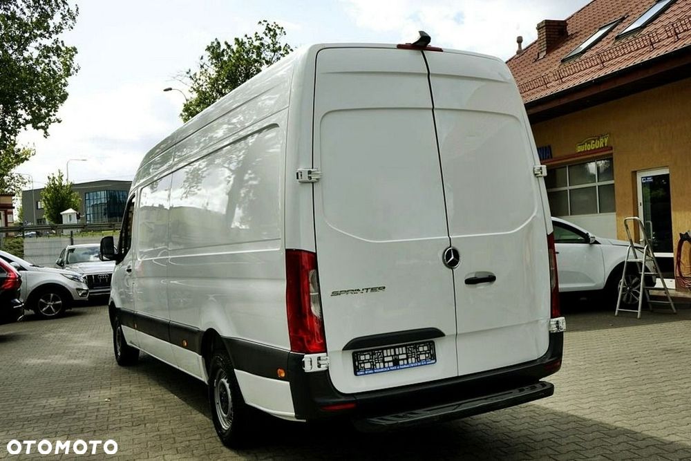 Mercedes-Benz Sprinter - 4