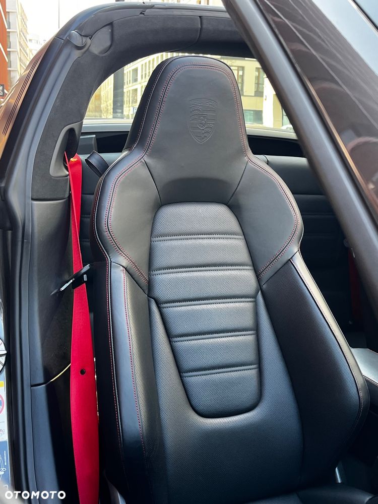 Porsche 911 Targa 4S PDK - 24