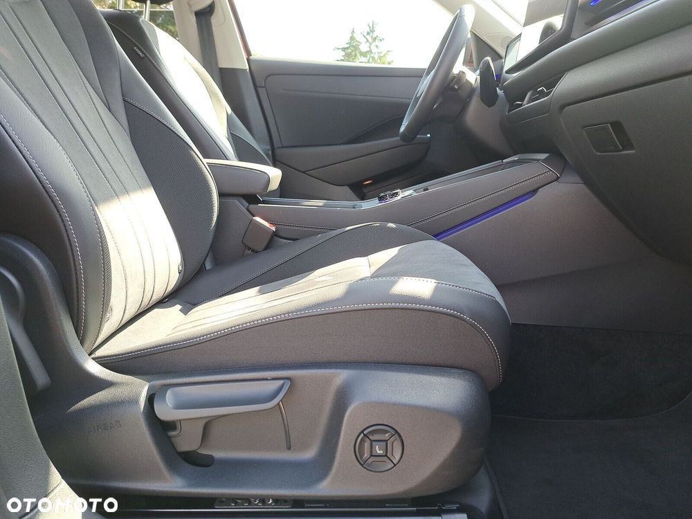 Volkswagen T-Roc 1.5 eTSI Style DSG - 24