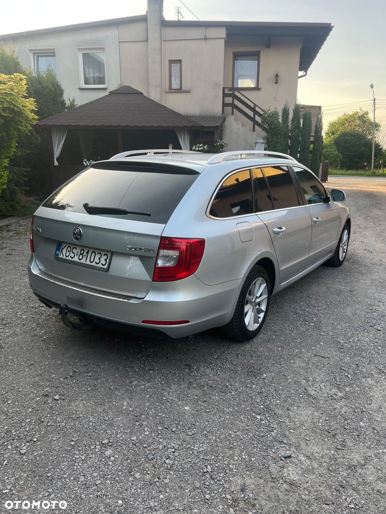 Skoda Superb 2.0 TDI Elegance - 3