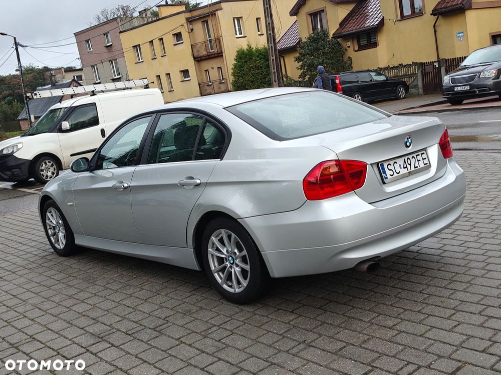 BMW Seria 3 318d - 22