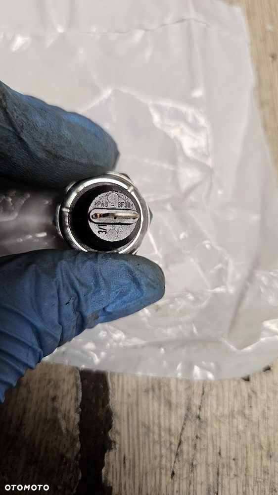 Czujnik ciśnienia oleju BRP Can-am Spyder  420256912 - 6