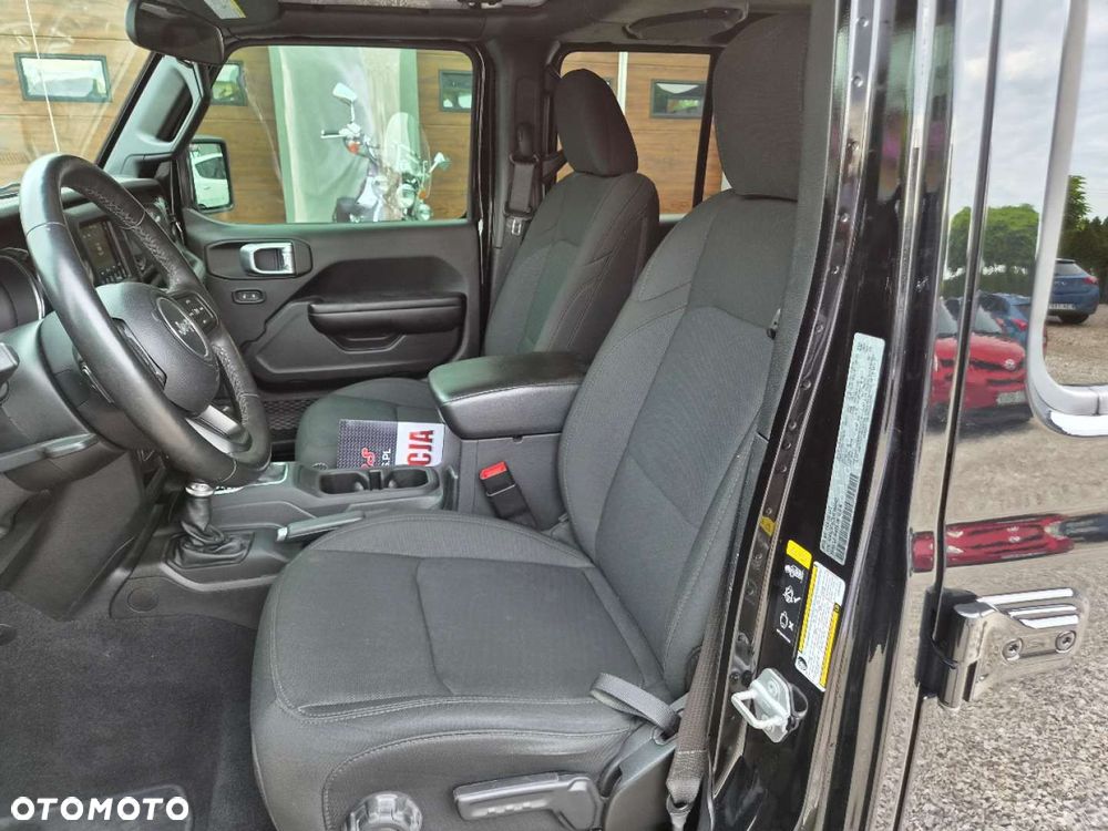 Jeep Wrangler - 13