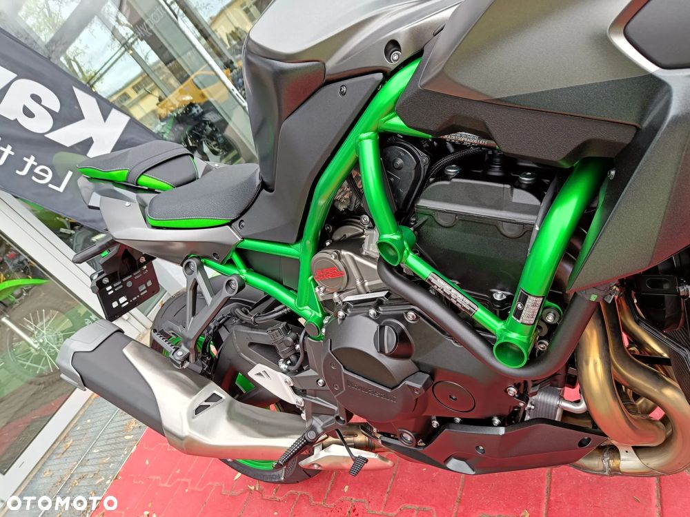 Kawasaki H2 - 17