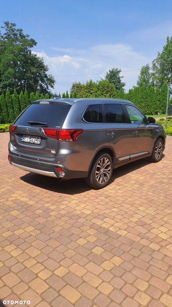 Mitsubishi Outlander 2.0 Instyle Navi 4WD CVT - 4