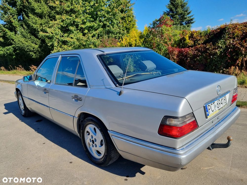 Mercedes-Benz Klasa E 200 D - 1