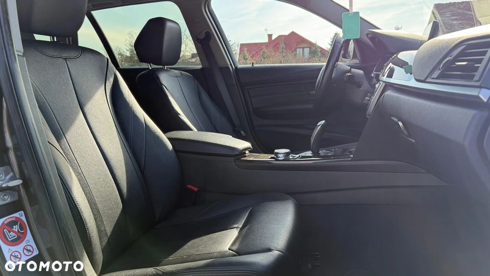 BMW Seria 3 320d xDrive Luxury Line - 26