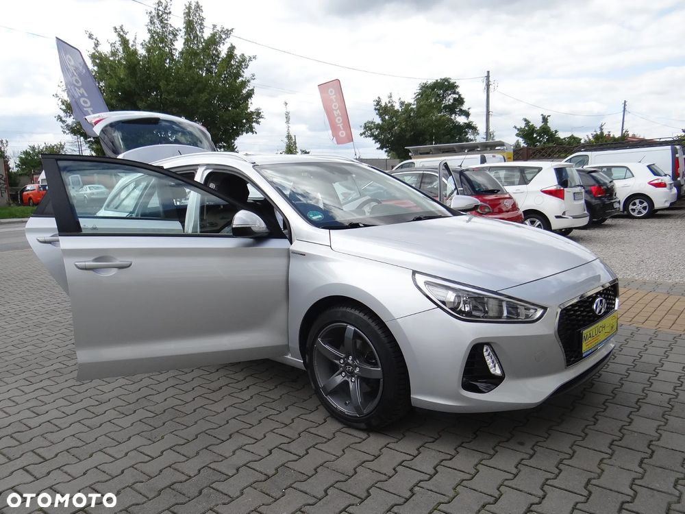 Hyundai i30 Kombi 1.4 Passion Plus - 8