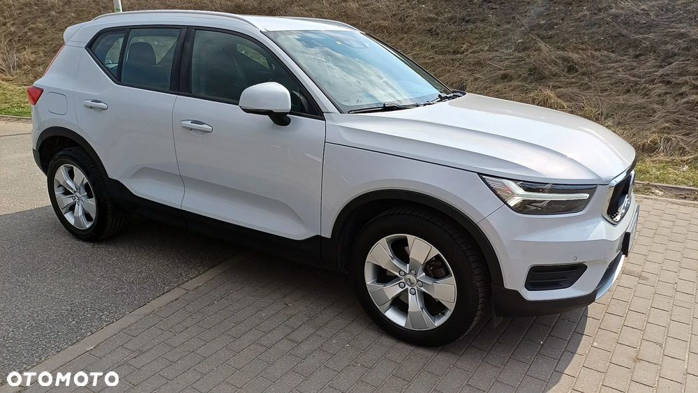 Volvo XC 40 D3 AWD Momentum - 2