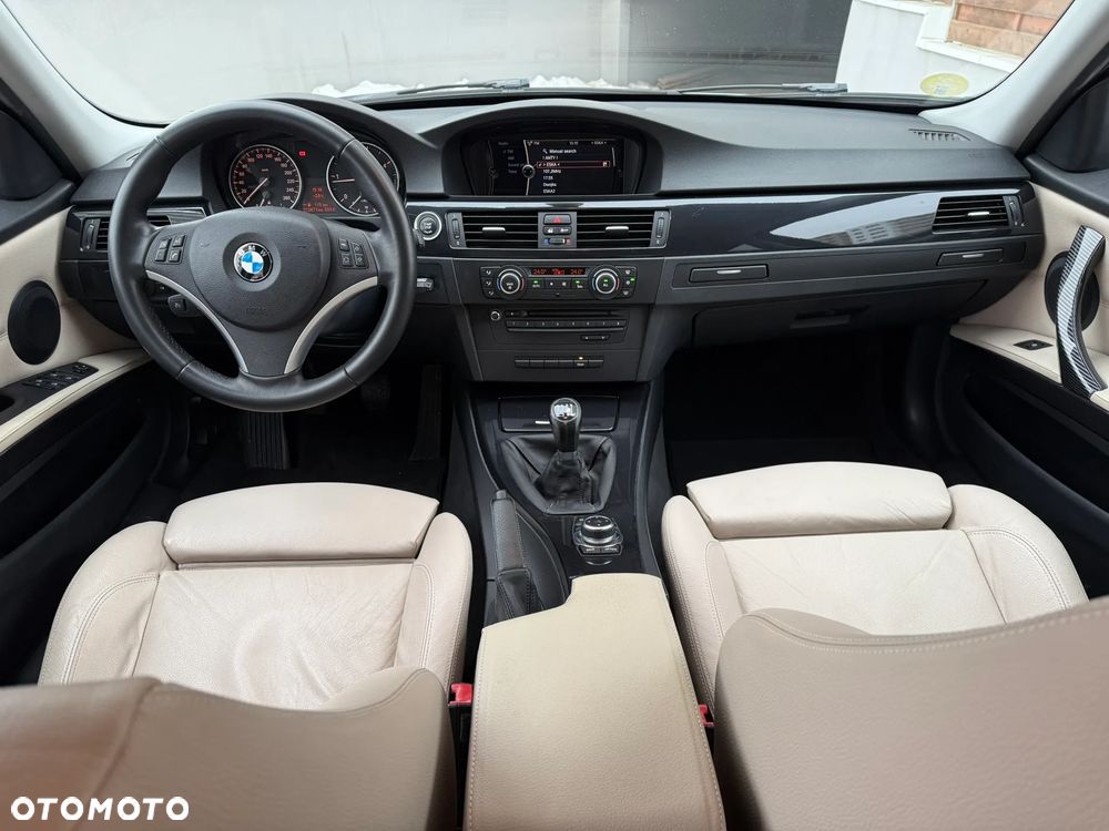 BMW Seria 3 320d Efficient Dynamics Edition - 29