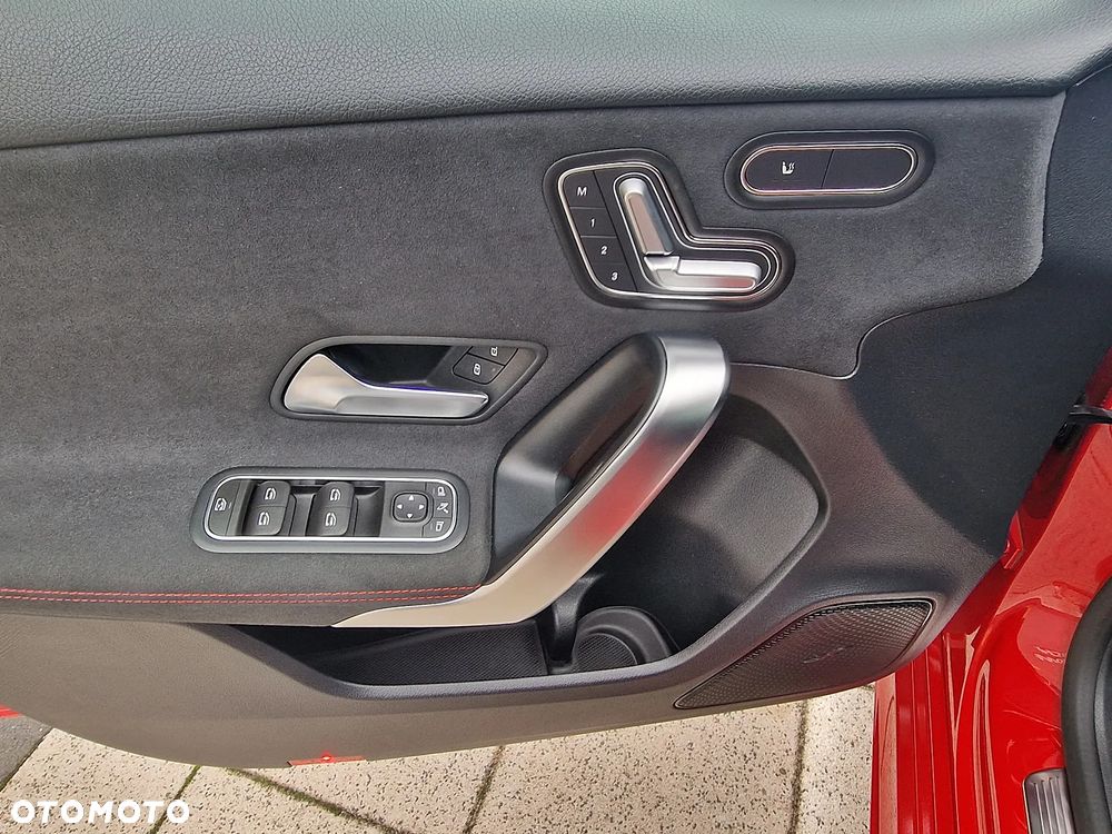 Mercedes-Benz Klasa A 160 AMG Line - 13