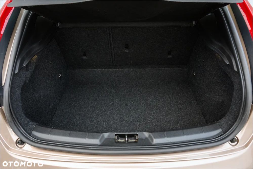 Volvo V40 Cross Country D3 Summum - 23