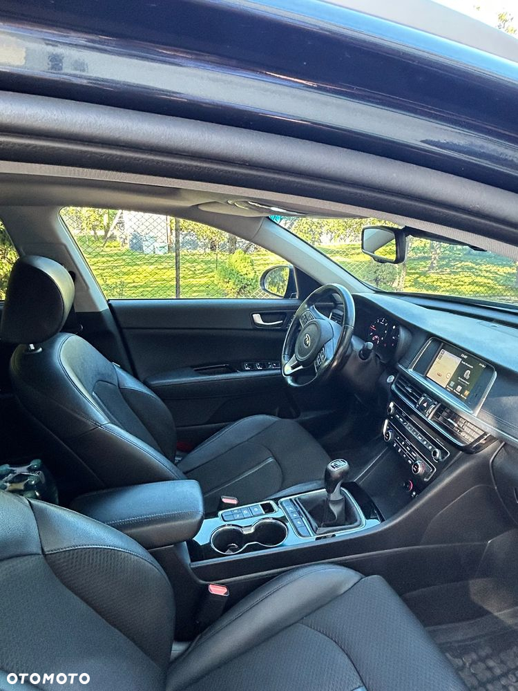 Kia Optima - 11