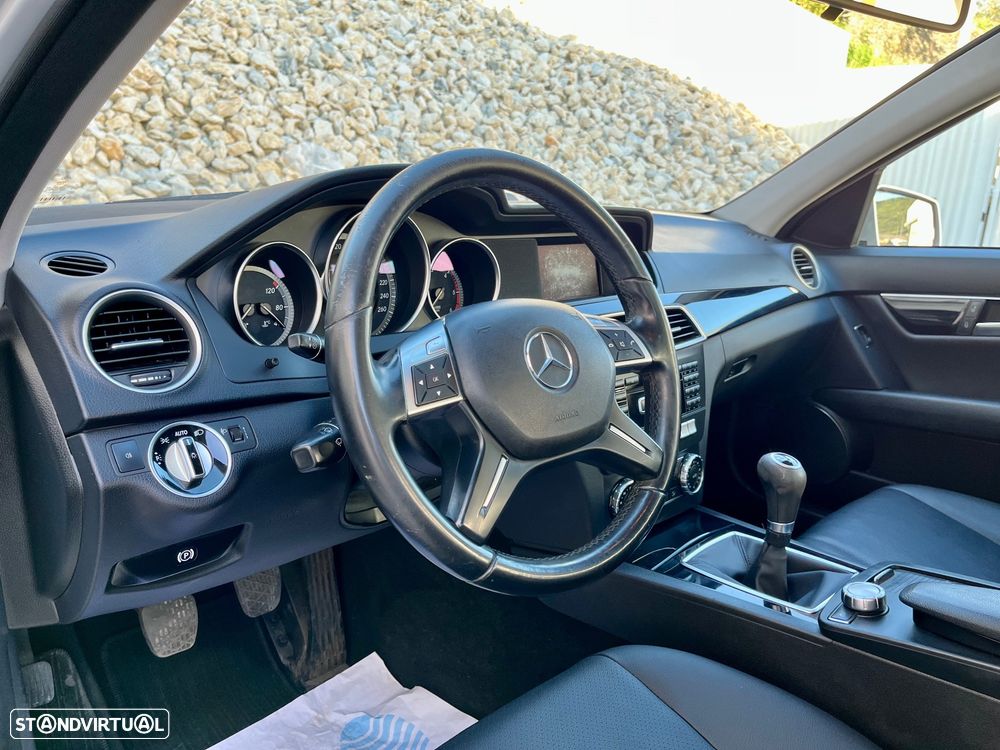 Mercedes-Benz C 180 CDi Avantgarde BlueEfficiency - 25