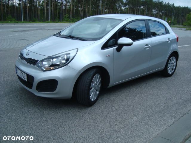 Kia Rio - 12