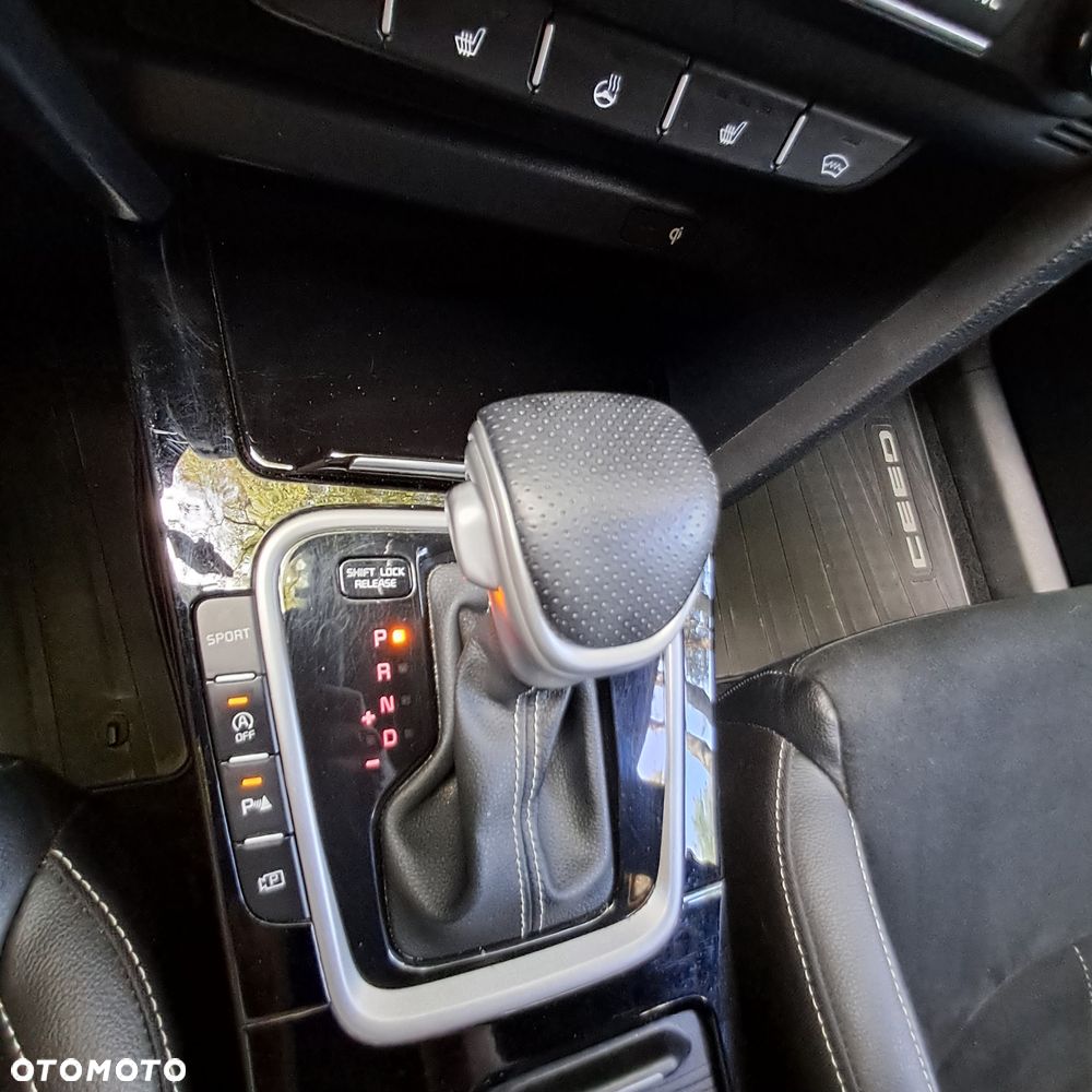 Kia Ceed 1.5 T-GDI GT-Line DCT - 17